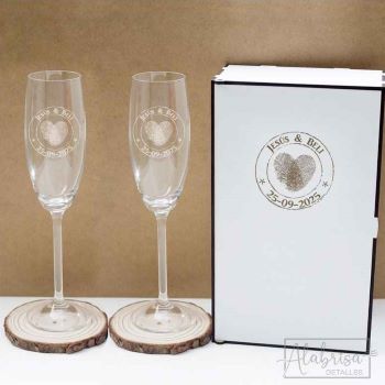 Copas personalizadas para brindar con diseño de huella dactilar en forma de corazón
